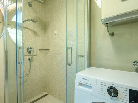 Prodaja, trosoban stan, 110m², Pržno, Budva - image 16