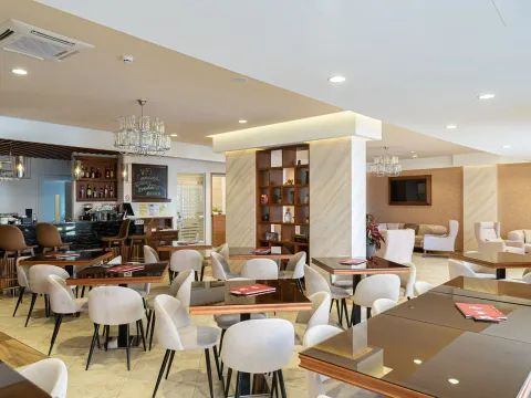 Sale, one bedroom apartment, 72m², Bečići, Budva - image 15