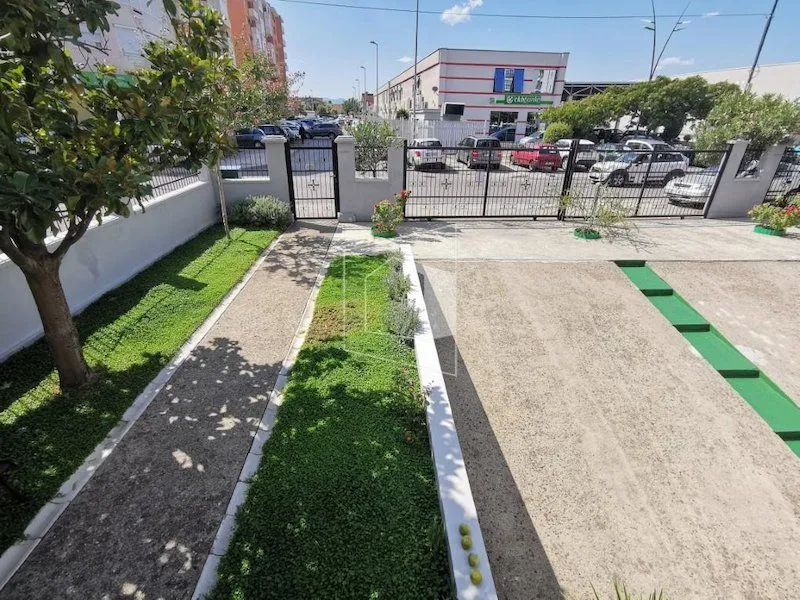Prodaja, kuća, 350m², Podgorica, Crna Gora