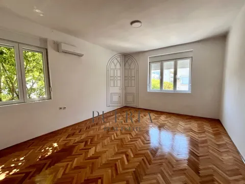 Rent, two bedroom apartment, 70m², Centar, Podgorica - image 7
