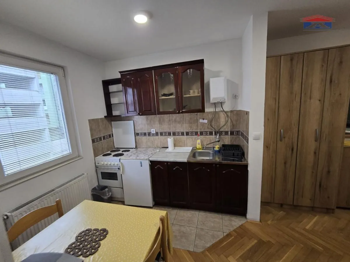 Izdavanje, jednosoban stan, 31m², Grbavica, Novi Sad Sve Podlokacije