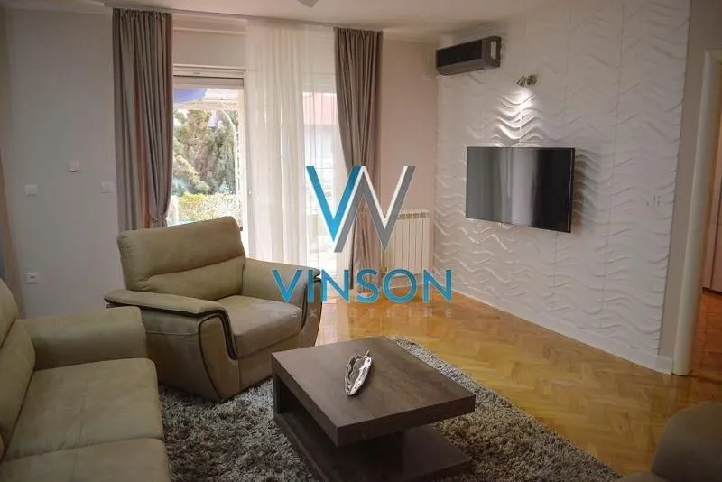 Izdavanje, trosoban stan, 130m², Grbavica, Novi Sad Sve Podlokacije