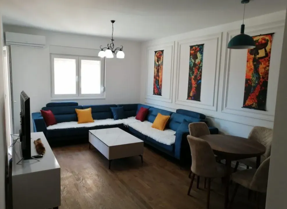 Izdavanje, jednosoban stan, 47m², Stari Aerodrom, Podgorica