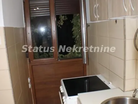 Izdavanje, trosoban stan, 70m², Stari grad, Novi Sad - image 4