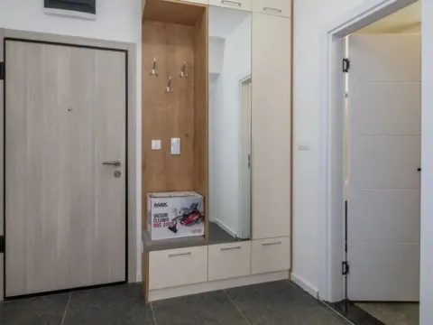 Izdavanje, jednosoban stan, 58m², Vezirov Most, Podgorica - image 5