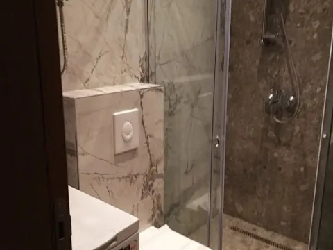 Izdavanje, jednosoban stan, 42m², Centar, Budva - image 5