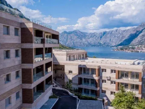 Sale, two bedroom apartment, 136m², Kotor, Crna Gora