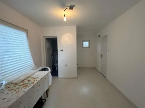 Prodaja, kuća, 74m², Sutomore, Bar - image 8