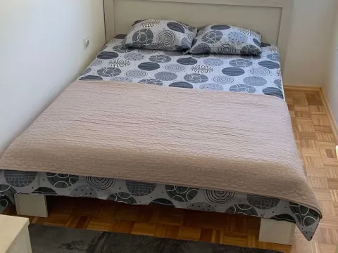 Rent, two bedroom apartment, 75m², Centar, Bar - image 9