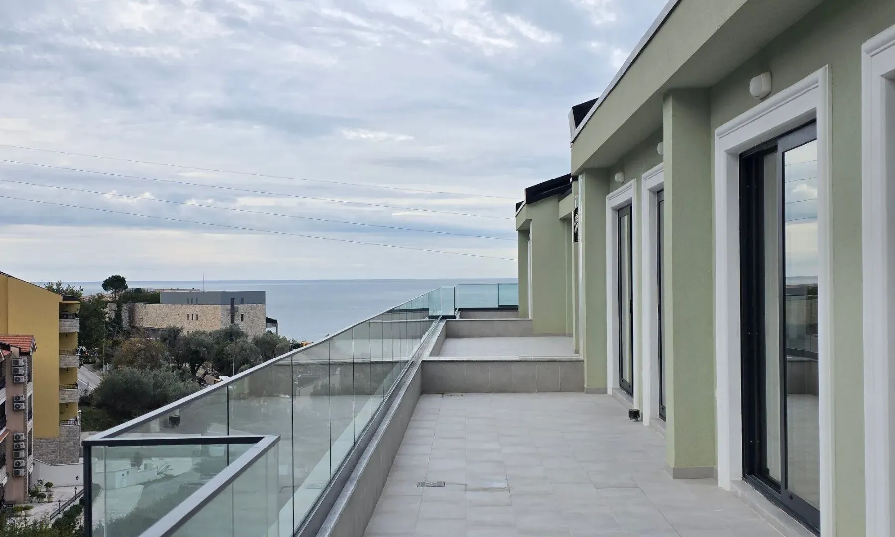 Prodaja, dvosoban stan, 162m², Kamenovo, Budva