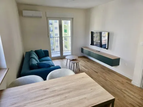 Rent, one bedroom apartment, 42m², Pobrežje, Podgorica - image 2