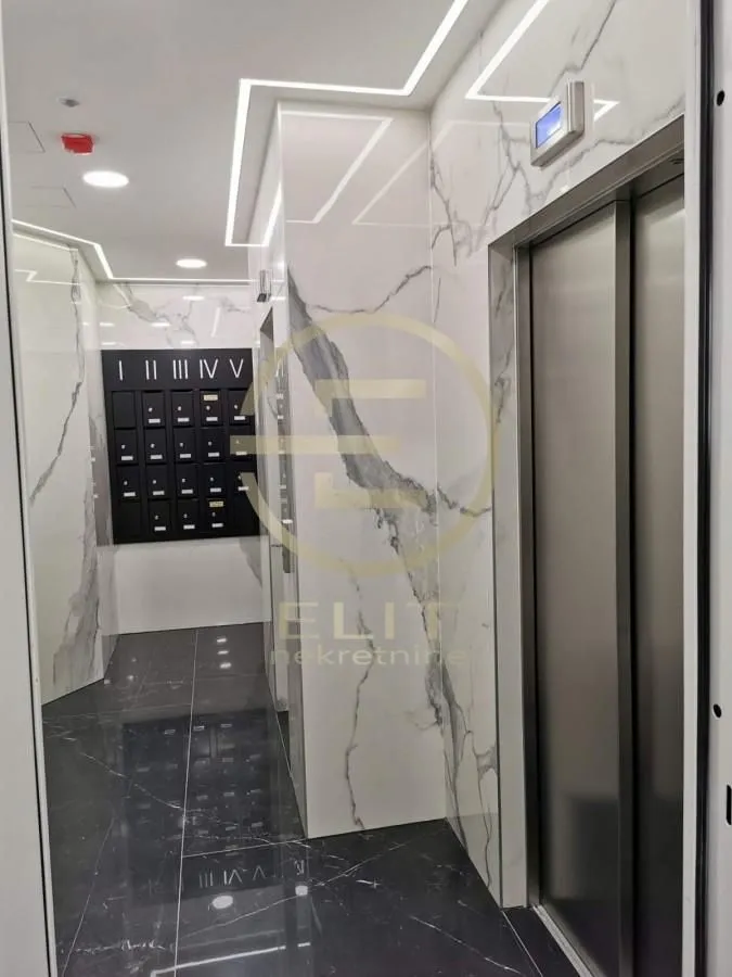 Izdavanje, stan, 45m², Centar, Novi Sad