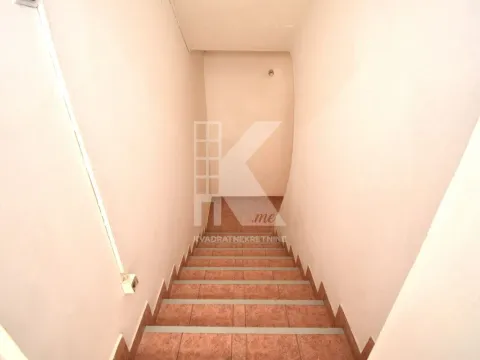 Izdavanje, poslovni prostor, 300m², Zagorič, Podgorica - image 7