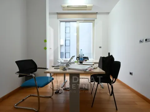 Prodaja, trosoban stan, 114m², Centar, Podgorica - image 8