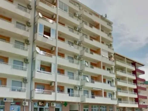 Izdavanje, jednosoban stan, 40m², Budva, Crna Gora