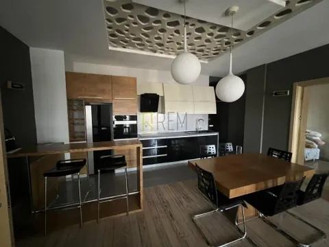 Prodaja, trosoban stan, 120m², Gorica C, Podgorica - image 6