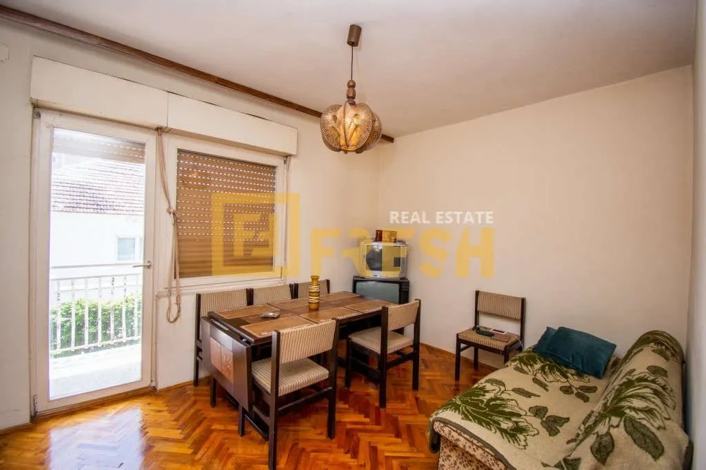 Sale, house, 214m², Tološi, Podgorica