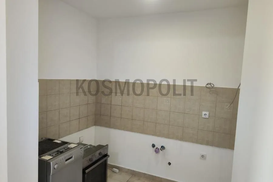 Sale, three bedroom apartment, 72m², Farmaceutski Fakultet, Voždovac Sve Podlokacije
