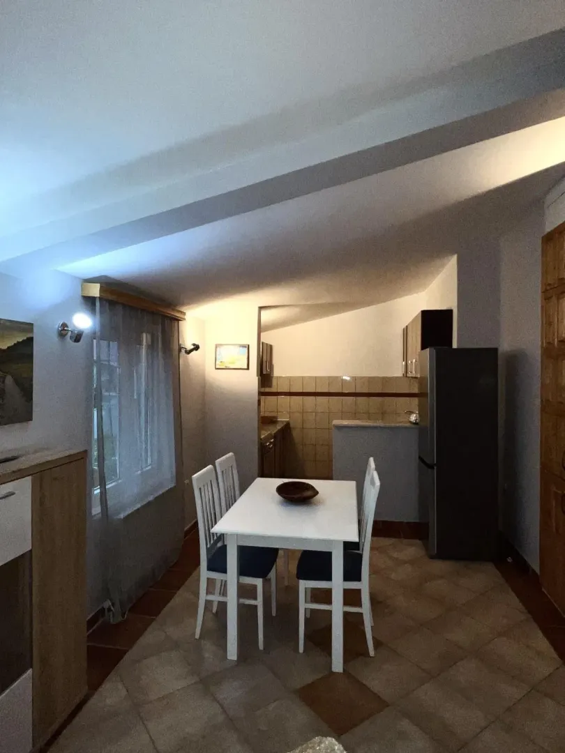 Izdavanje, četvorosoban stan, 130m², Zabjelo, Podgorica