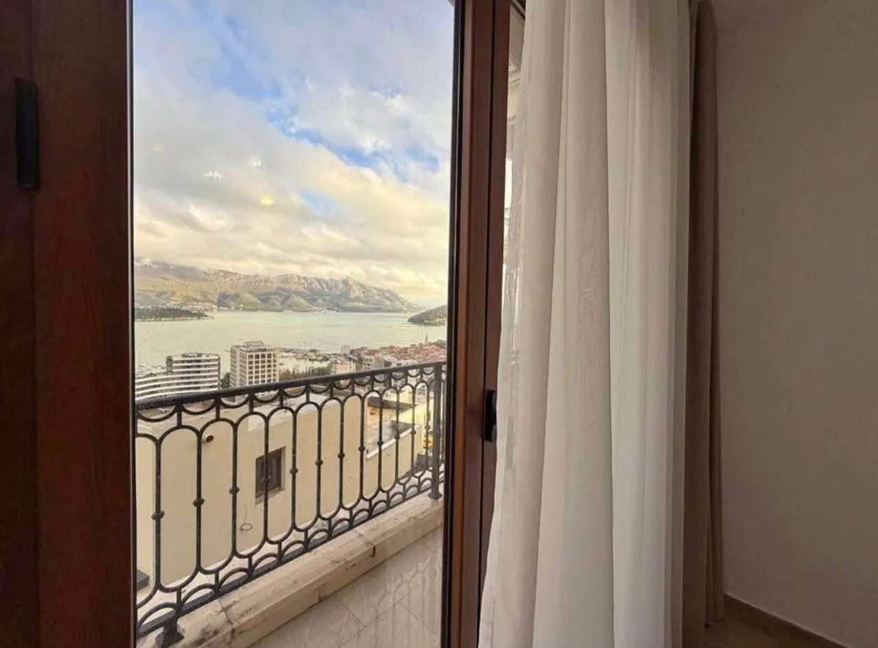 Sale, two bedroom apartment, 54m², Bečići, Budva