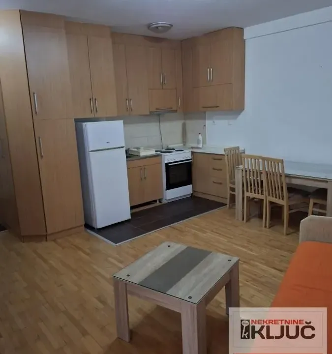 Izdavanje, dvosoban stan, 46m², Novo naselje, Novi Sad