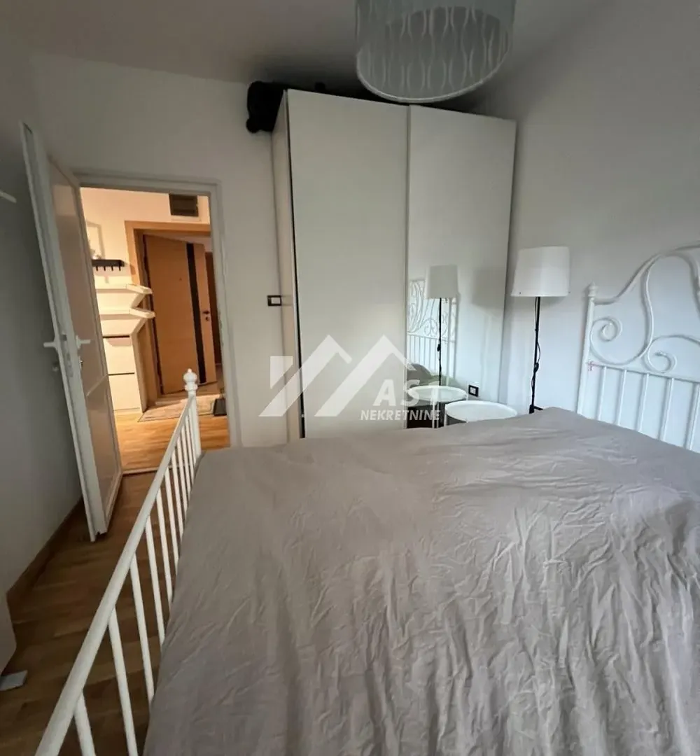 Izdavanje, jednosoban stan, 35m², Vidovdansko naselje, Novi Sad Sve Podlokacije