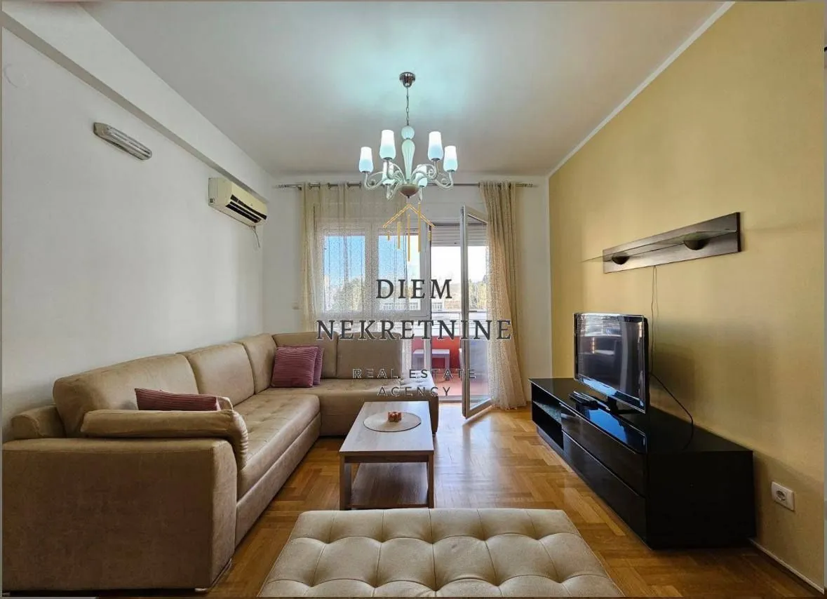 Rent, one bedroom apartment, 52m², Centar, Bar