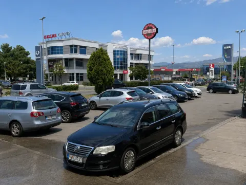 Rent, office space, 95m², Stari Aerodrom, Podgorica - image 1