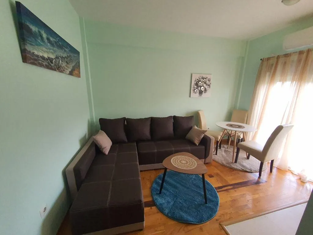 Izdavanje, jednosoban stan, 37m², Blok 6, Podgorica