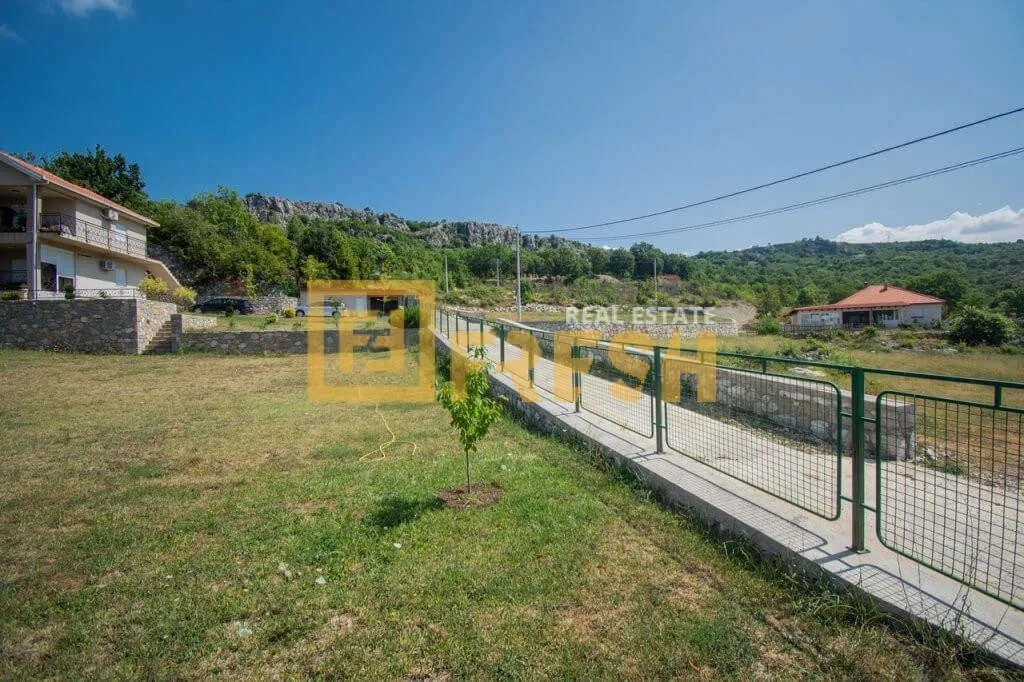 Prodaja, kuća, 220m², Ostalo, Podgorica