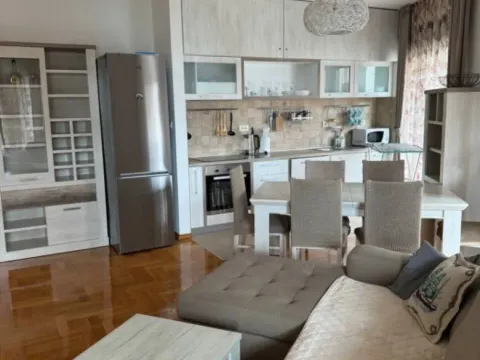 Sale, two bedroom apartment, 88m², Bečići, Budva