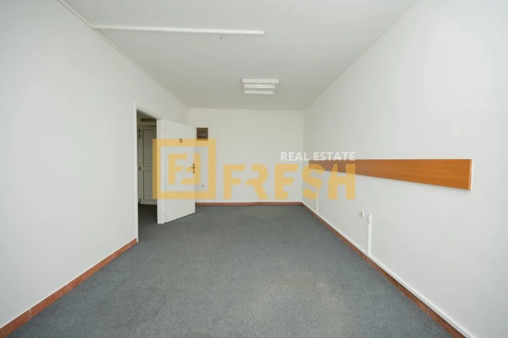Rent, office space, 1000m², Centar, Podgorica