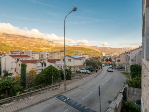 Sale, three bedroom apartment, 102m², Centar, Budva