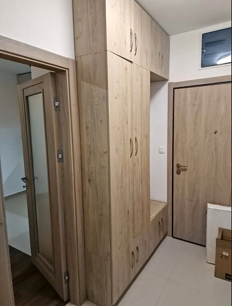 Izdavanje, jednosoban stan, 50m², Central Point, Podgorica