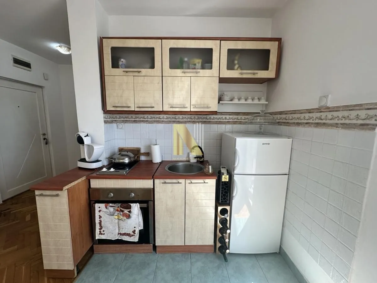 Prodaja, garsonjera, 23m², Bulevar Oslobodjenja, Novi Sad Sve Podlokacije