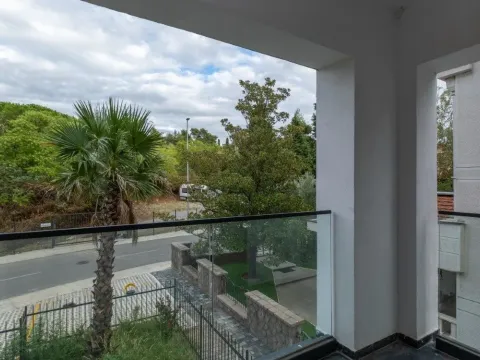 Rent, three bedroom apartment, 110m², Podgorica, Crna Gora - image 14