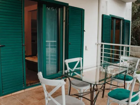 Sale, one bedroom apartment, 65m², Risan, Kotor - image 13