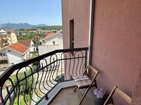 Izdavanje, dvosoban stan, 70m², Momišići, Podgorica - image 9