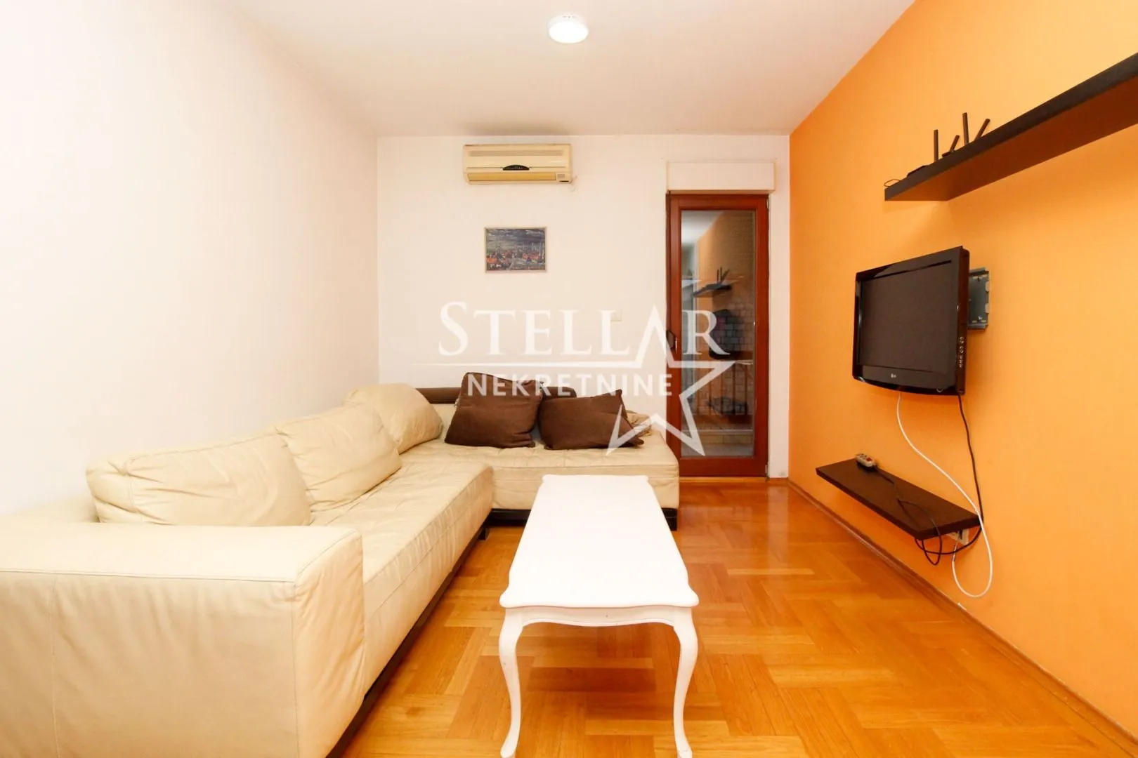 Izdavanje, jednosoban stan, 45m², Stari Aerodrom, Podgorica