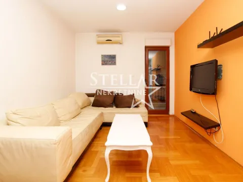 Izdavanje, jednosoban stan, 45m², Stari Aerodrom, Podgorica - image 1