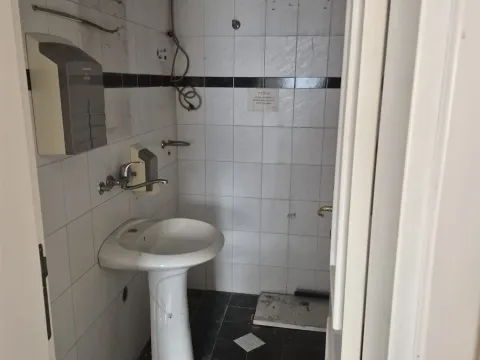 Sale, house, 850m², Krnjaca, Palilula Sve Podlokacije - image 13