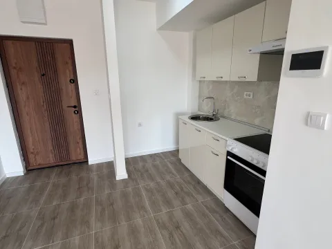 Rent, studio apartment, 30m², Šušanj, Bar - image 4