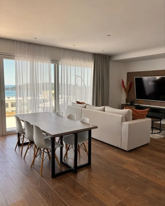 Sale, two bedroom apartment, 140m², Bečići, Budva