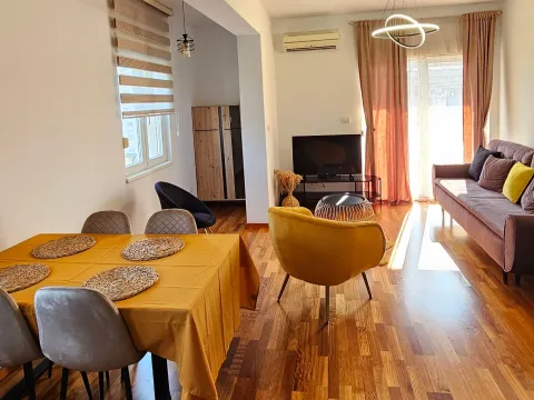 Rent, two bedroom apartment, 64m², City Kvart, Podgorica - image 5
