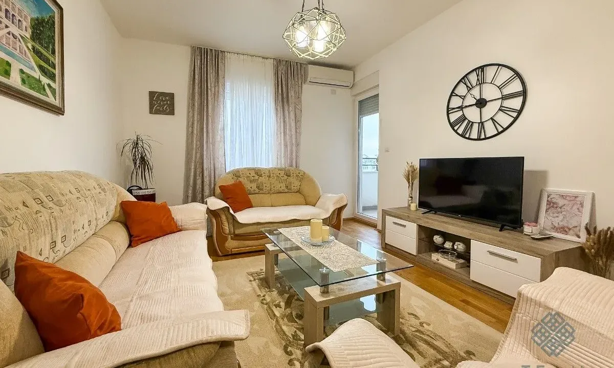 Izdavanje, dvosoban stan, 66m², Stari Aerodrom, Podgorica