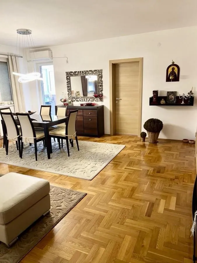 Prodaja, četvorosoban stan, 120m², Novo naselje, Novi Sad