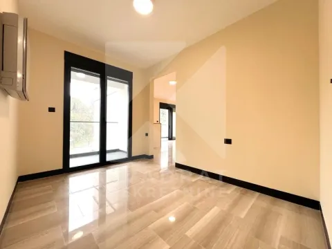 Rent, three bedroom apartment, 111m², Vezirov Most, Podgorica - image 14