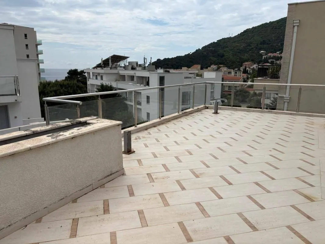 Sale, three bedroom apartment, 171m², Petrovac, Budva