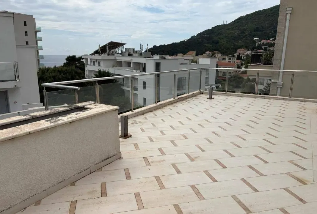 Sale, three bedroom apartment, 171m², Petrovac, Budva