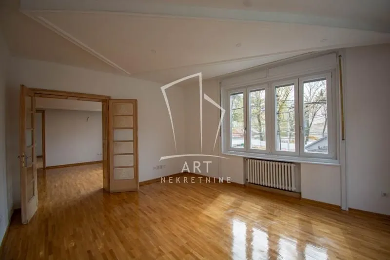 Sale, four bedroom apartment, 133m², Slavija, Vračar Sve Podlokacije
